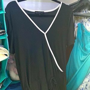 Only worn twice and it’s very much new not made for girls under 5’5 sadly